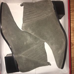 Grey suede boots Marc fisher style